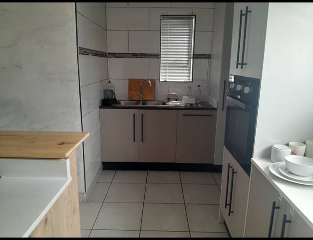 1 bed property to rent in RAVENSMEAD